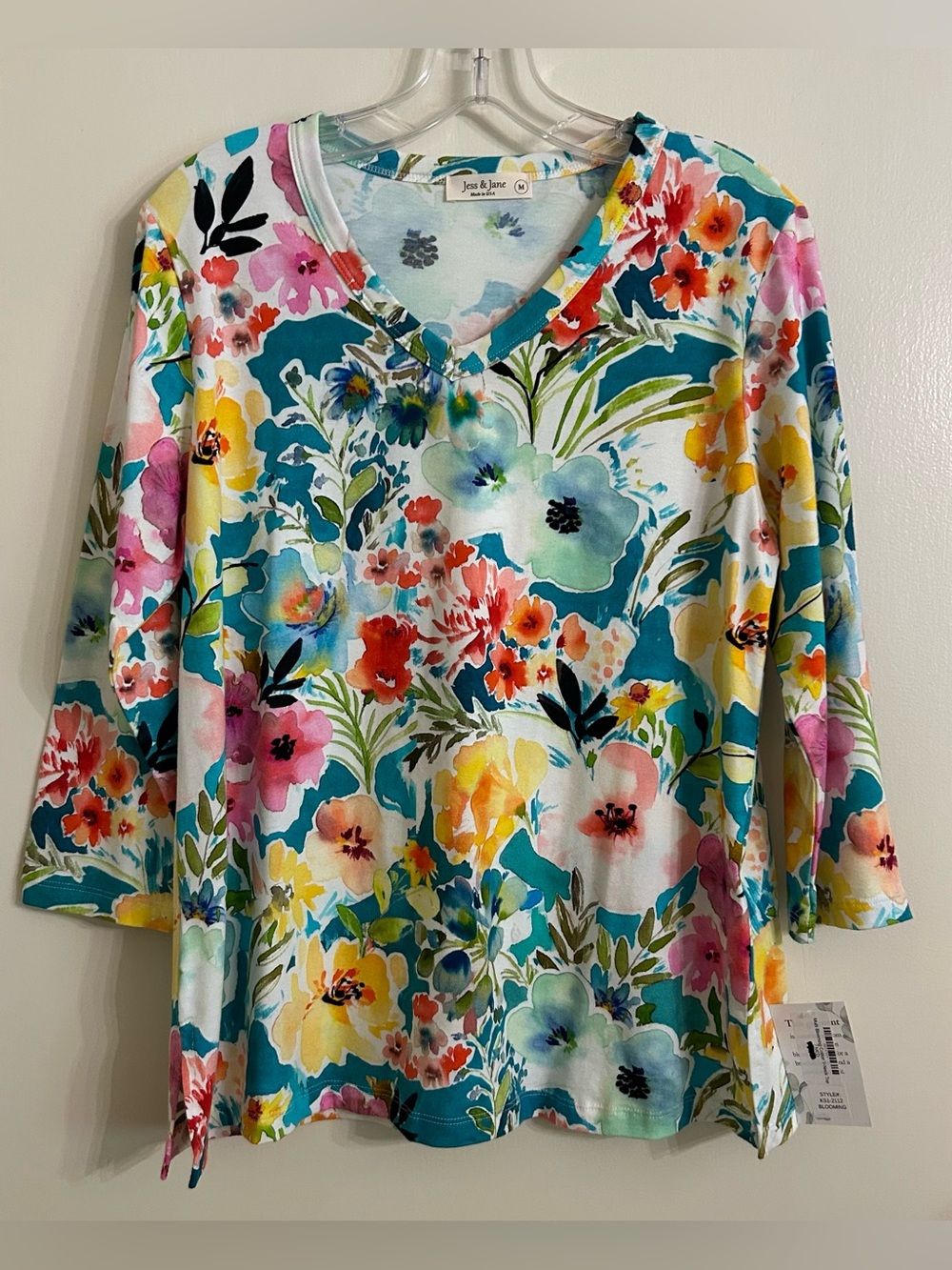 Jess & Jane Blooming V -Neck Top - Picture 3 of 10